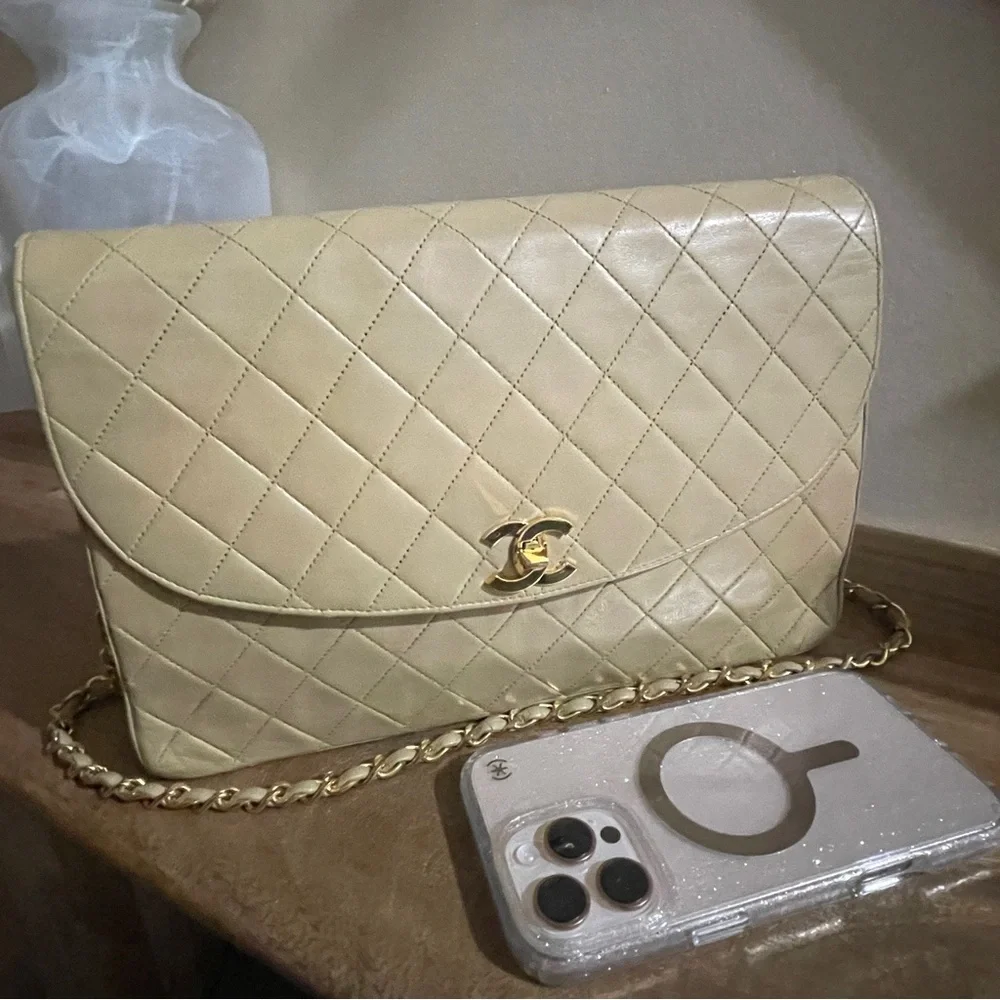 Auth CHANEL Beige Single Flap Shoulder Chain Bag 24k Gold CC Quilted Lambskin - Picture 6 of 11